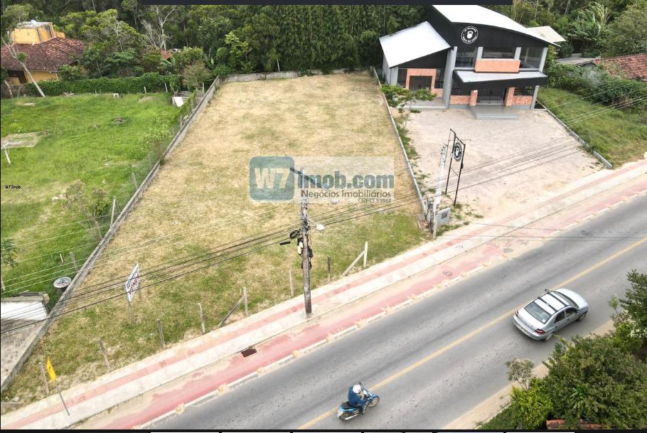 Terreno Comercial de 767,83 m�,  a 300 metros do Surf Land Brasil na Rodovia Principal