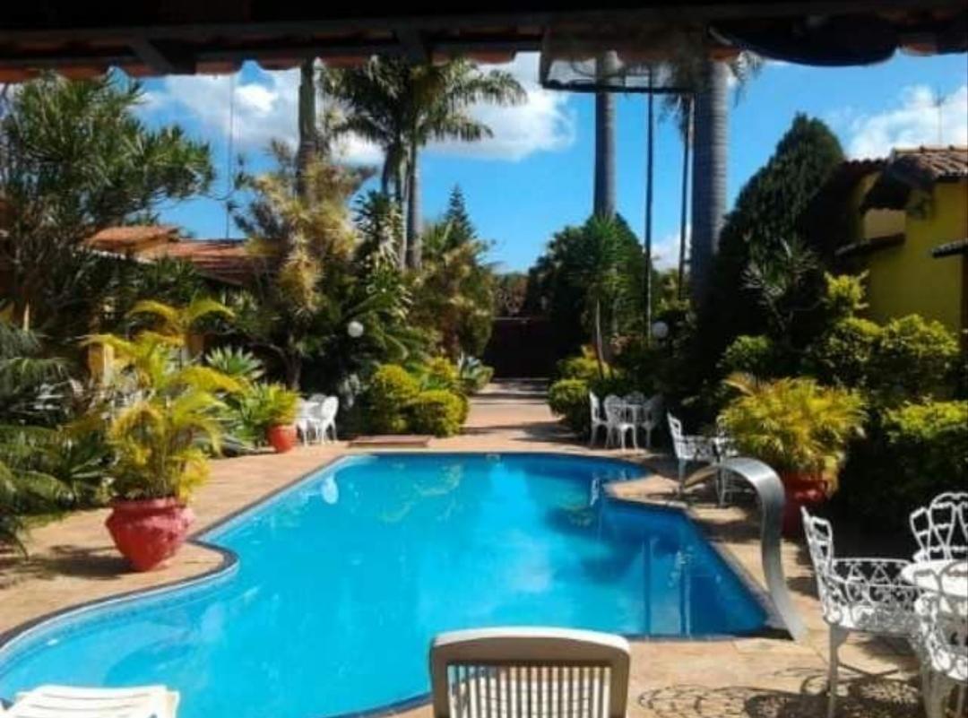 RESORT COM 6 CASAS ENTRELAGOS R$2.800.000,00
