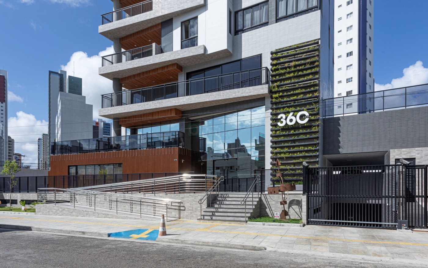 360 House Residence