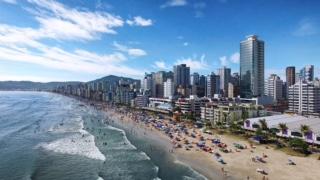 Gran Hill Tower, Seu Apartamento de Alto Padr�o com Vista Mar em Meia Praia.