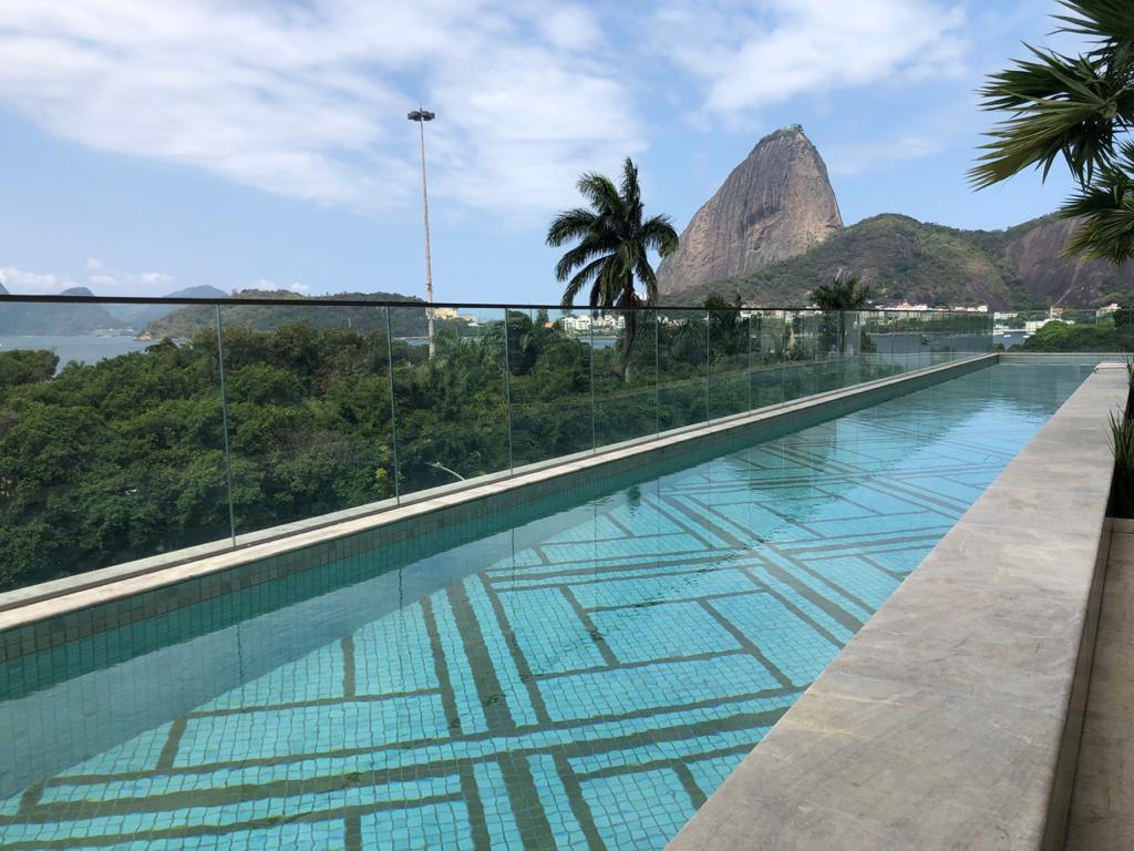 QUANDO DOIS MUNDOS SE UNEM, SURGE O INIMAGIN�VEL. UM REDESENHO COM O OLHAR SOBRE O NOVO. O OLHAR QUE SURPREENDE. NOS DETALHES. NA VISTA. EM CADA METRO QUADRADO. E NA LOCALIZA��O MAIS INTERNACIONAL DA CIDADE NASCE UM PROJETO QUE SUPERA TODOS OS LIMITE